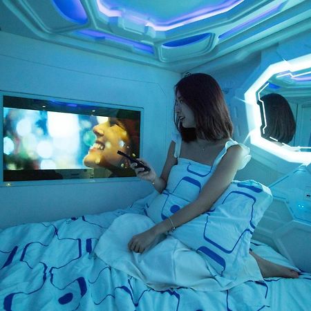 Jc Space Capsule Hotel Куах Екстер'єр фото