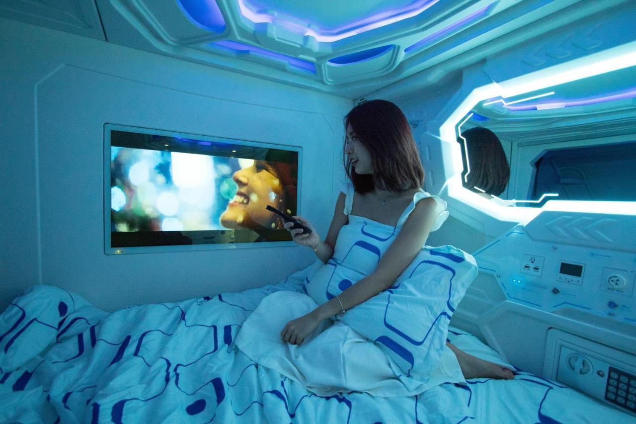 Jc Space Capsule Hotel Куах Екстер'єр фото